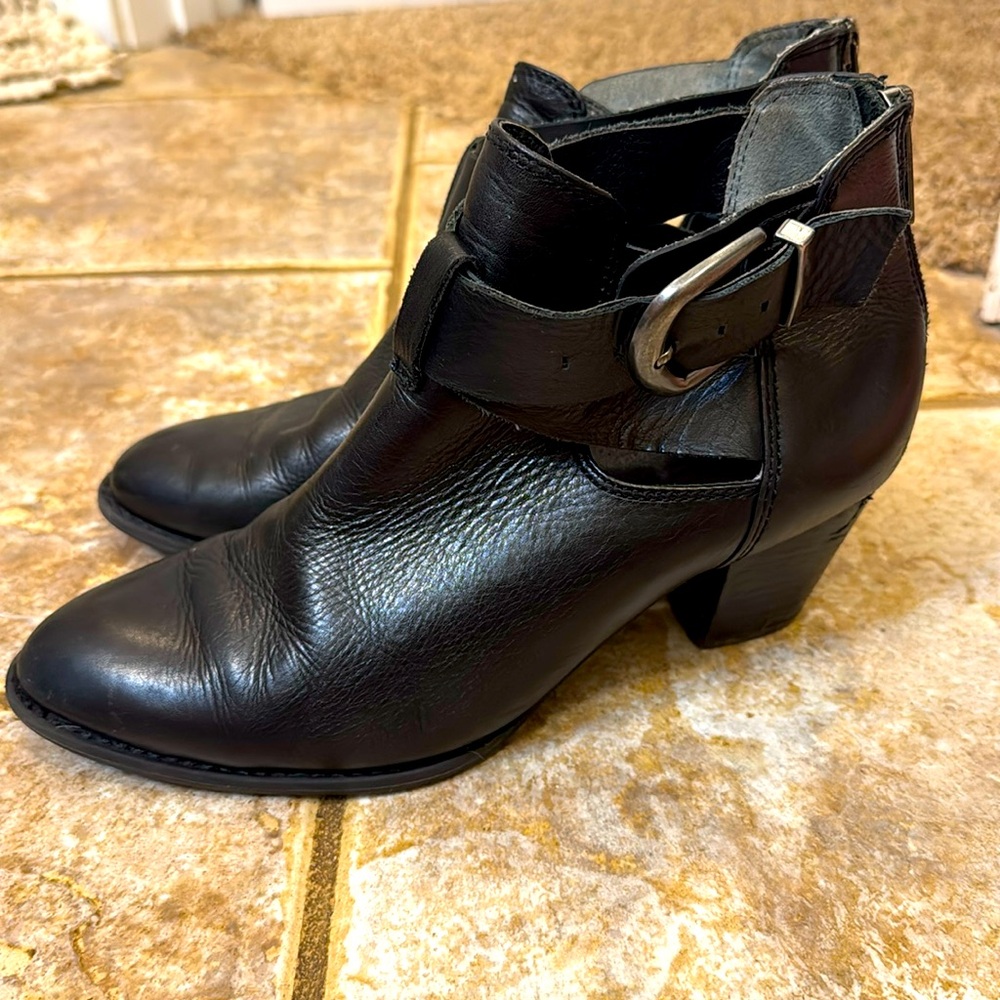 Vionic Trinity Black Leather Ankle Boots Booties … - image 1